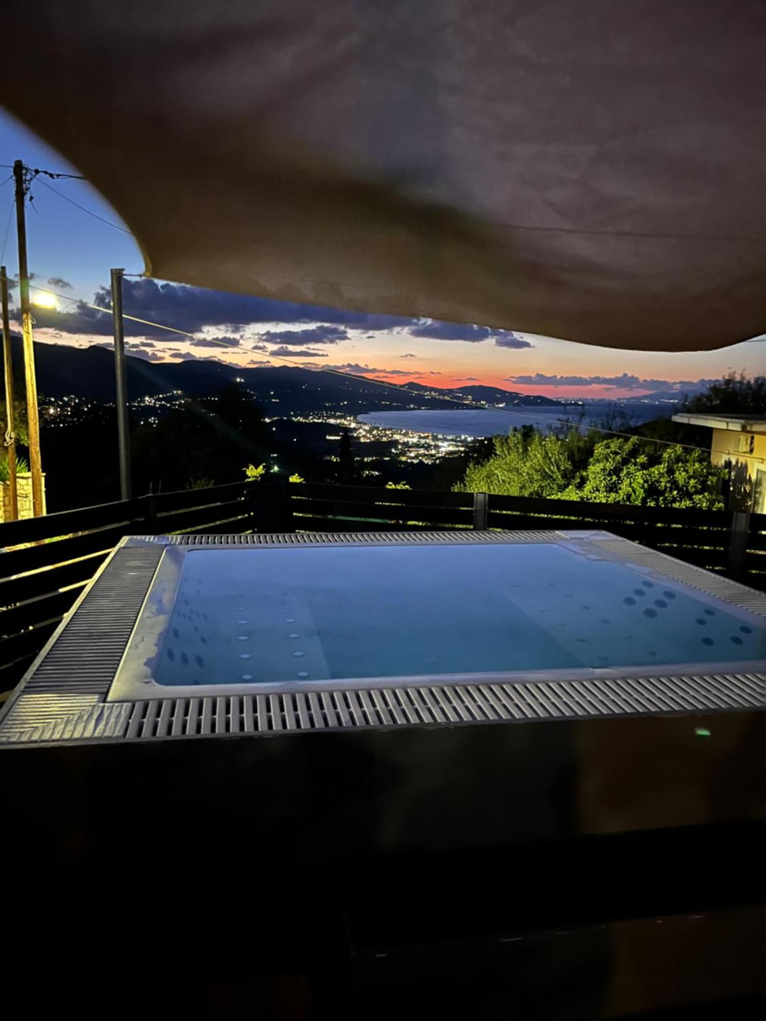 Villa Thea - Τhe View 1St Floor Áno Yerakaríon 外观 照片